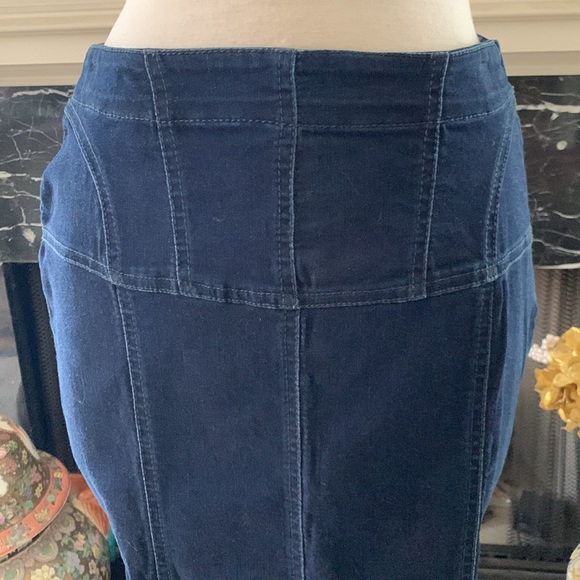 NWT “NY&C” stretch denim pencil skirt w/leather tie back detail! - Picture 2 of 7